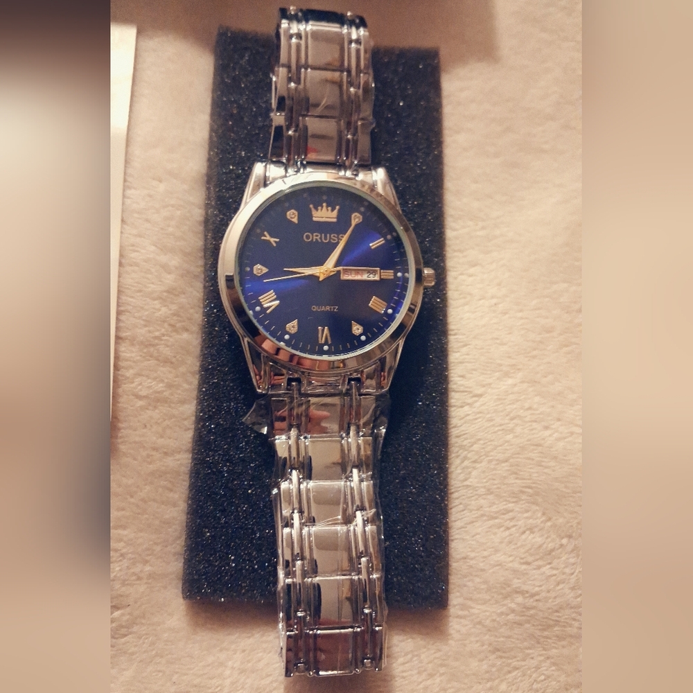 Brand NEW IN Box ORUSS Mens